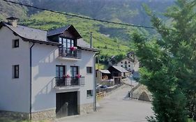 Apartaments Pont Romanic